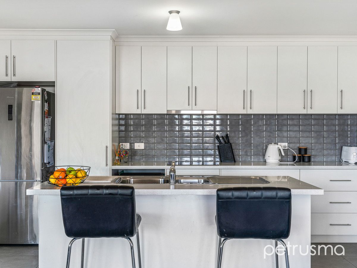 35 Barilla Court, Midway Point TAS 7171, Image 2