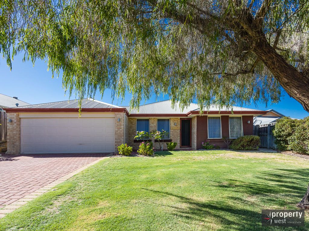 5 bedrooms House in 5 Mallina Way ELLENBROOK WA, 6069