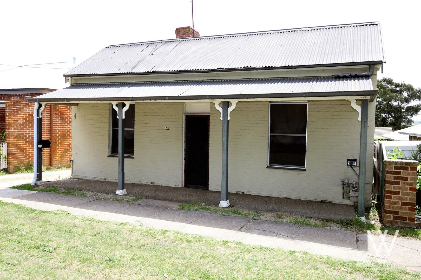 3 bedrooms House in 309 Howick Street BATHURST NSW, 2795