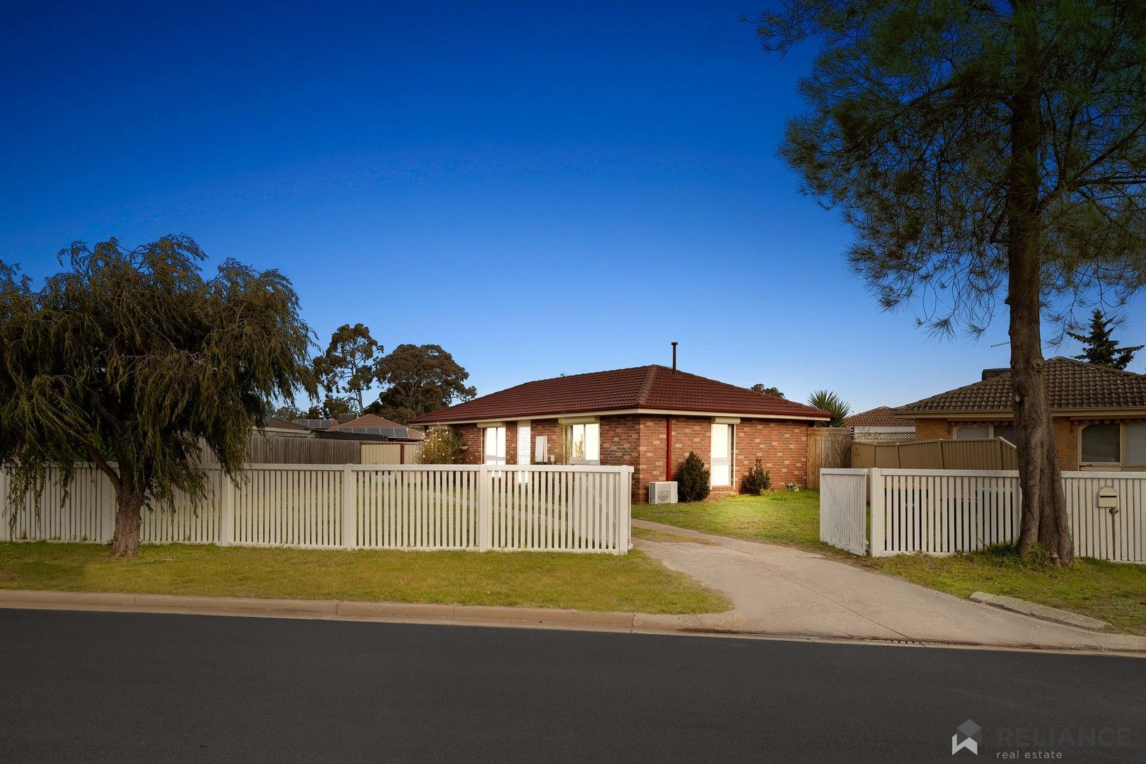 3 bedrooms House in 11 Fernberg Place MELTON WEST VIC, 3337