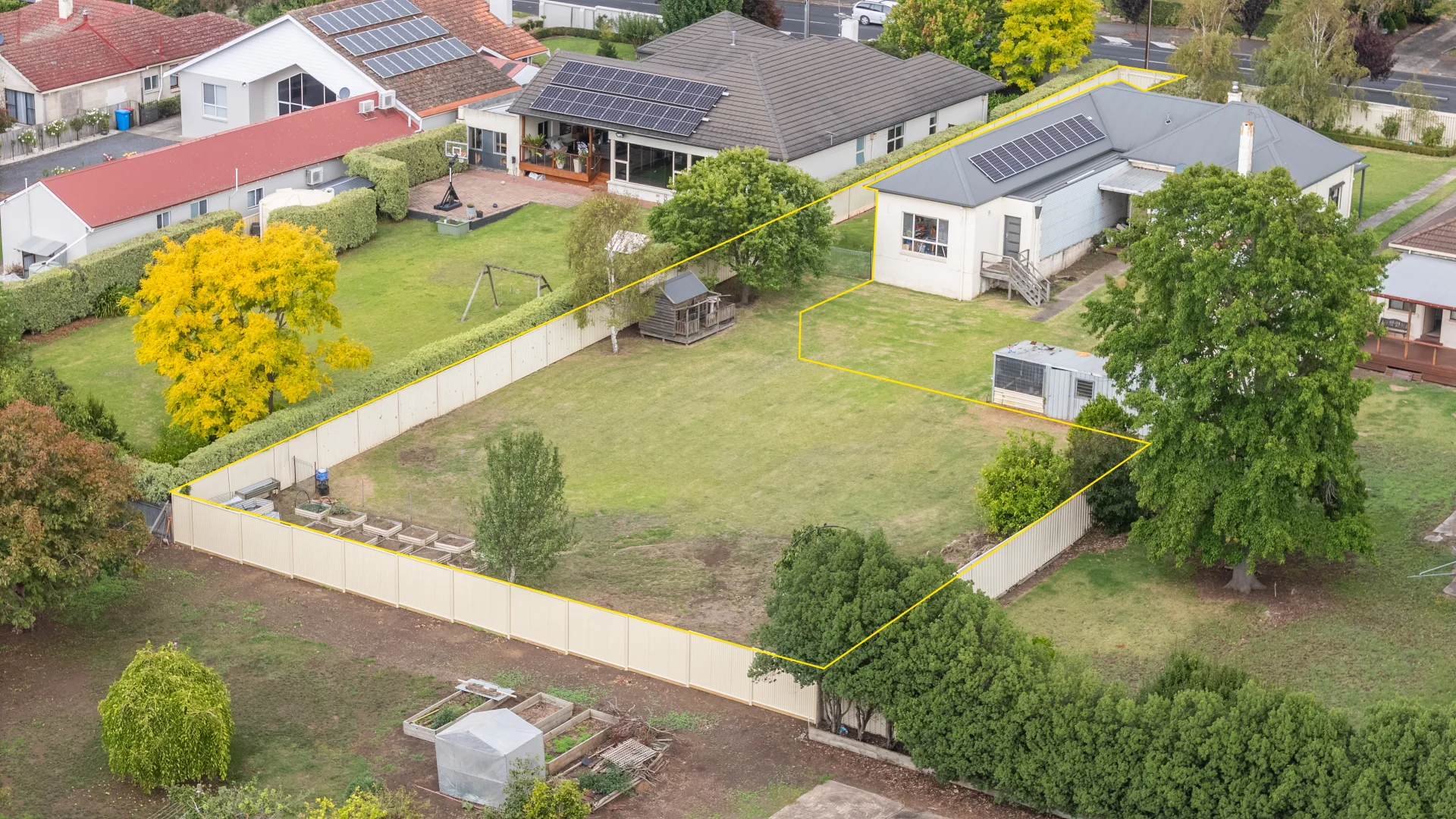 Additional image 5 of 19A Lake Terrace East, Mount Gambier SA 5290