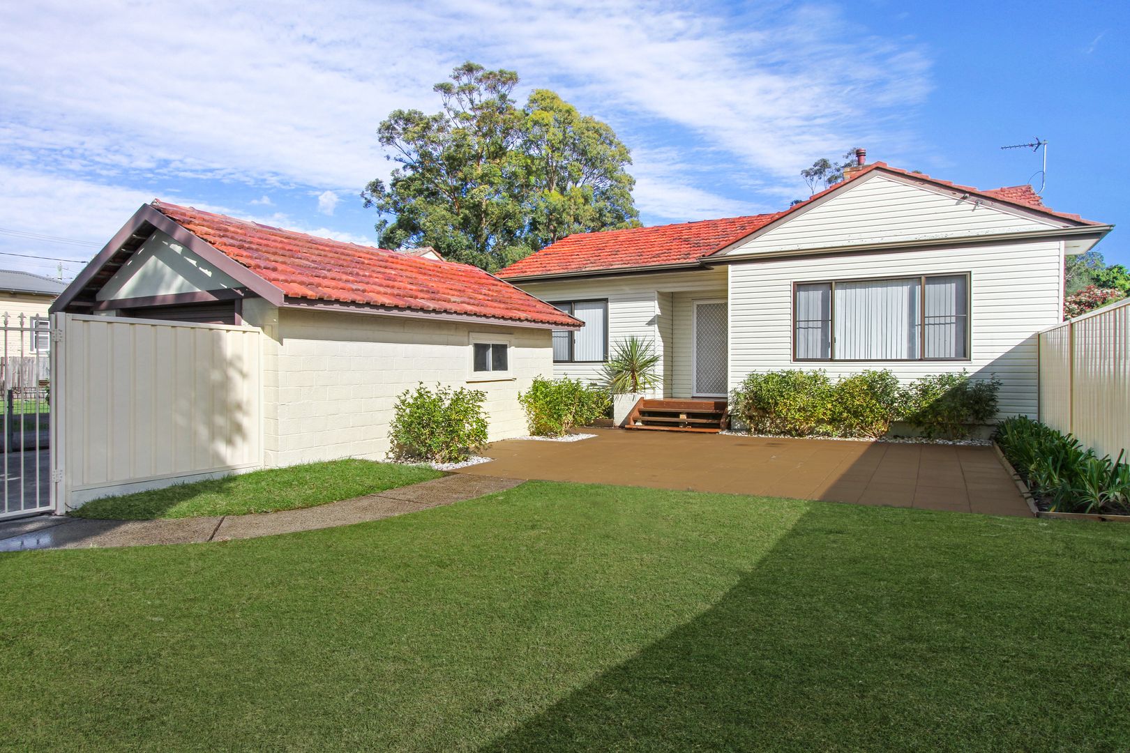 1 5 Albert Street Unanderra Nsw 2526 Villa For Rent 450 Domain