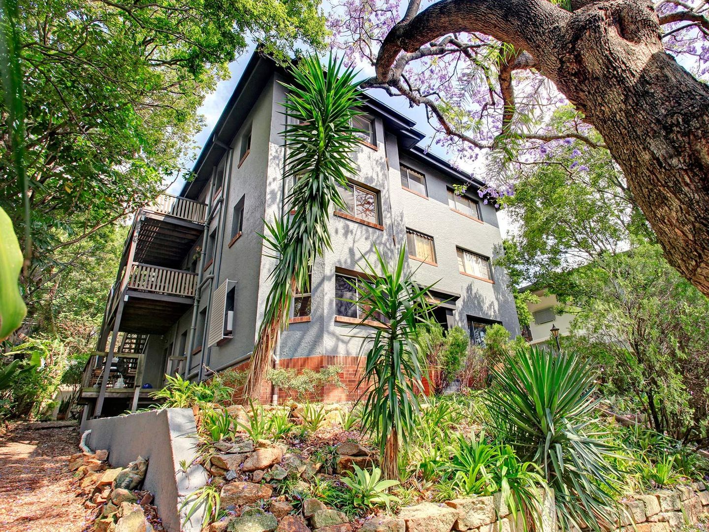 2/15 Roche Avenue, Bowen Hills Property History & Address Research