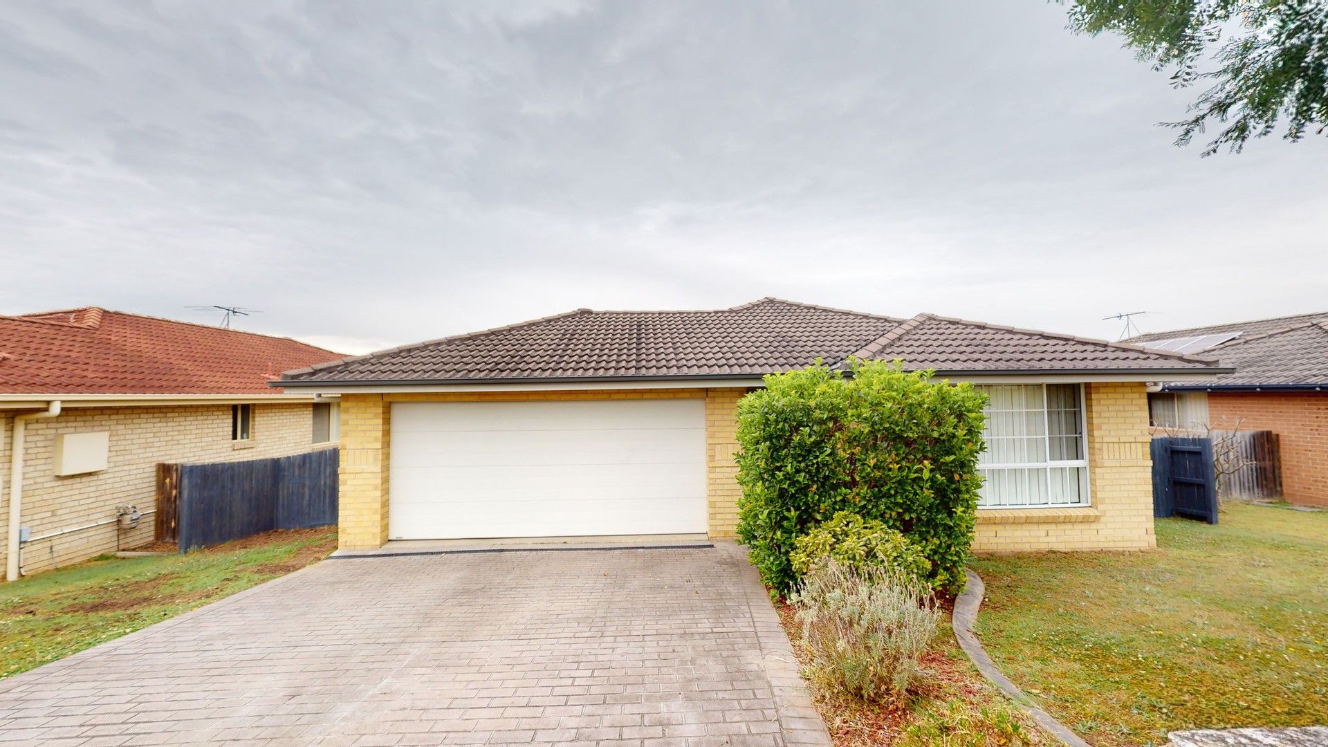 4 bedrooms House in 61 Birch Grove ABERGLASSLYN NSW, 2320