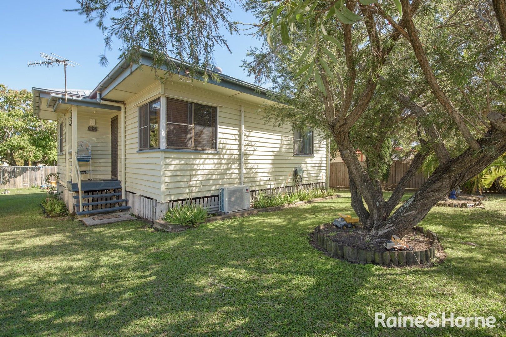 27 Golding Street, Barney Point QLD 4680, Image 2