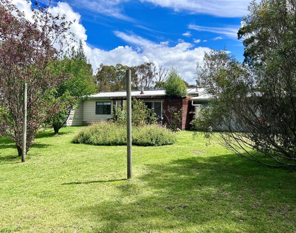 415 Thunderbolts Way, Rocky River NSW 2358