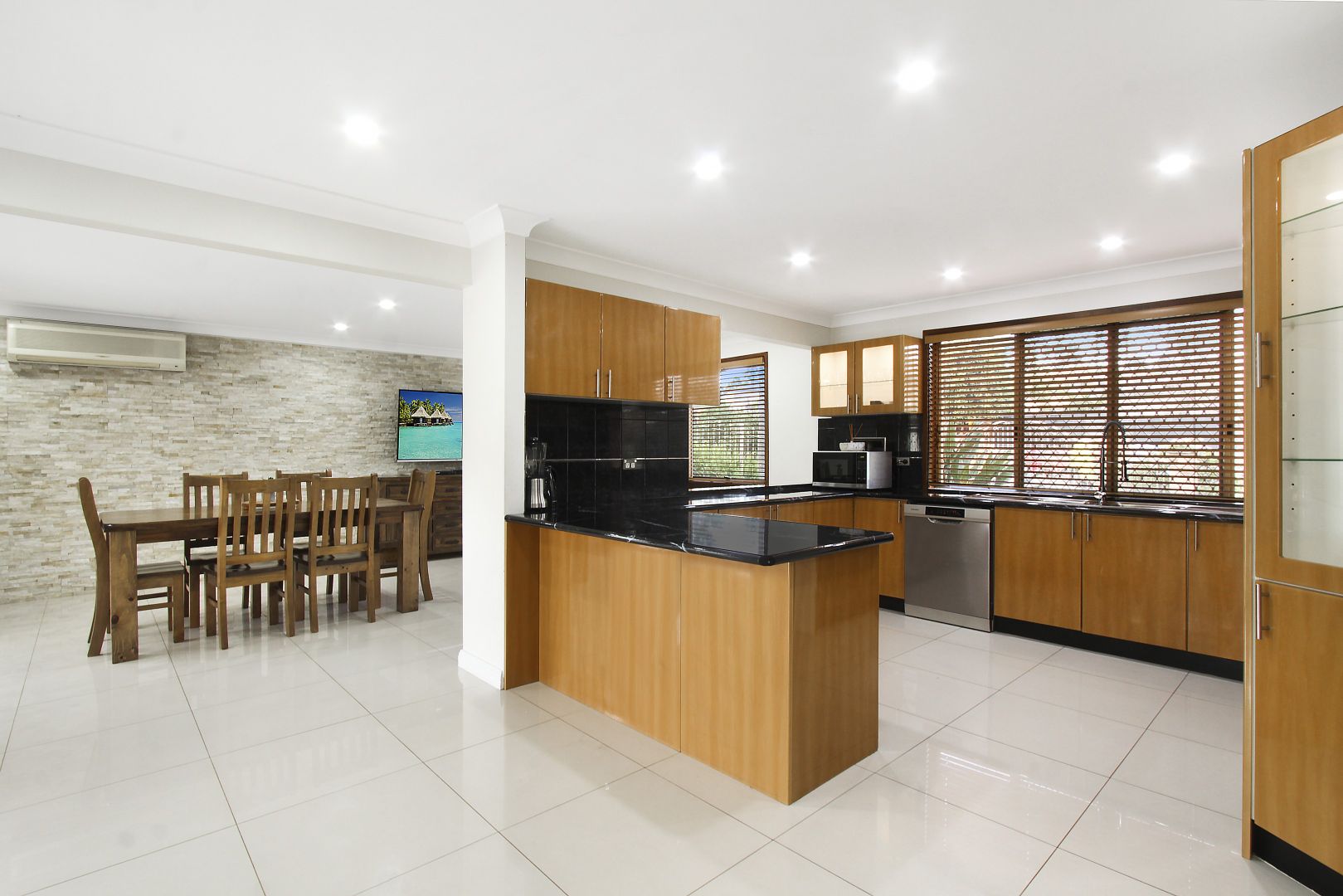 8 Trainer Avenue, Casula NSW 2170, Image 2