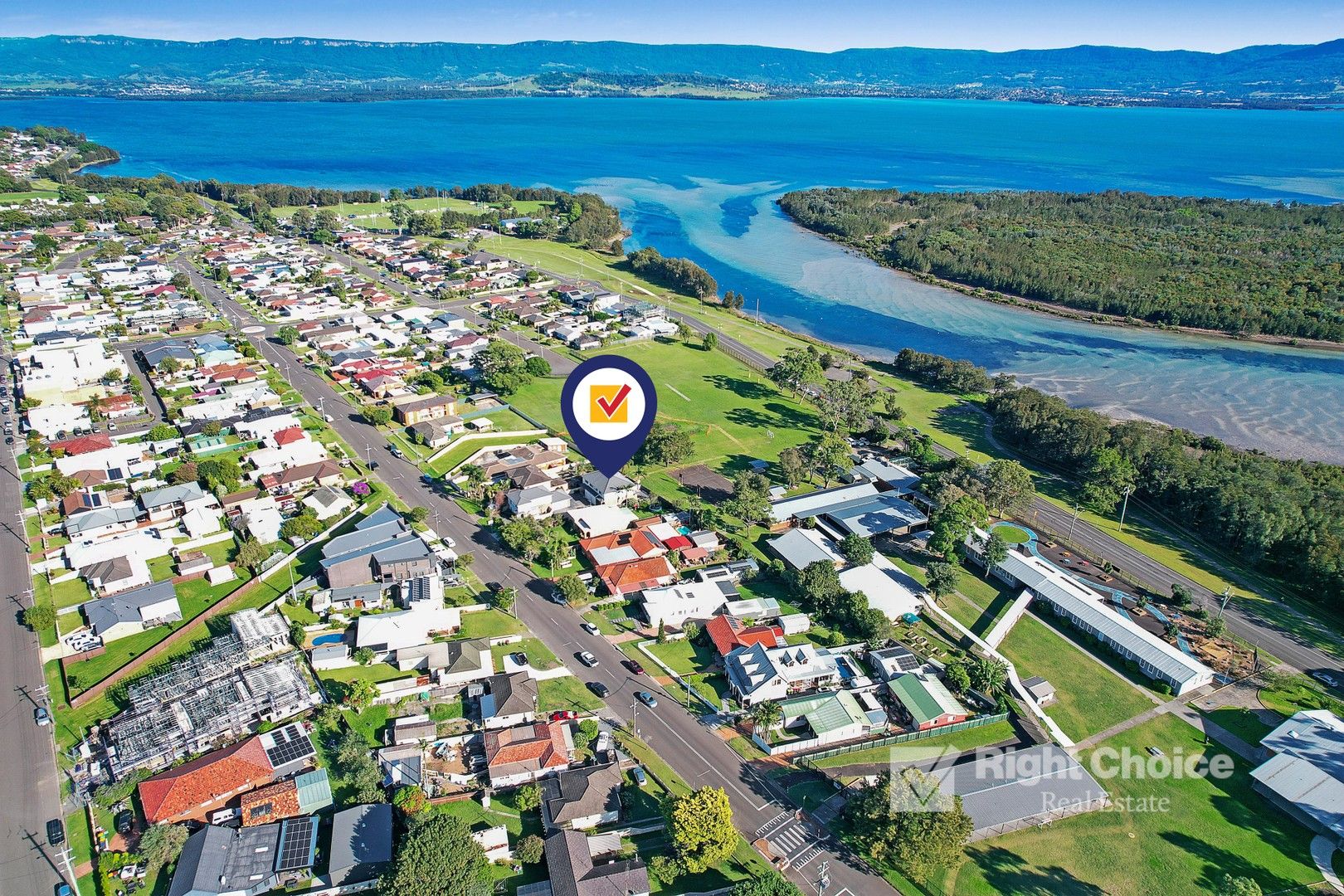3 bedrooms Townhouse in 3/138 Pur Pur Avenue LAKE ILLAWARRA NSW, 2528