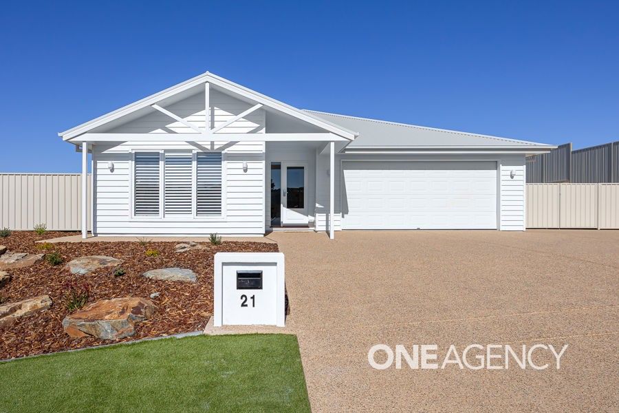 21 BENNELONG CRESCENT, Lloyd NSW 2650, Image 0