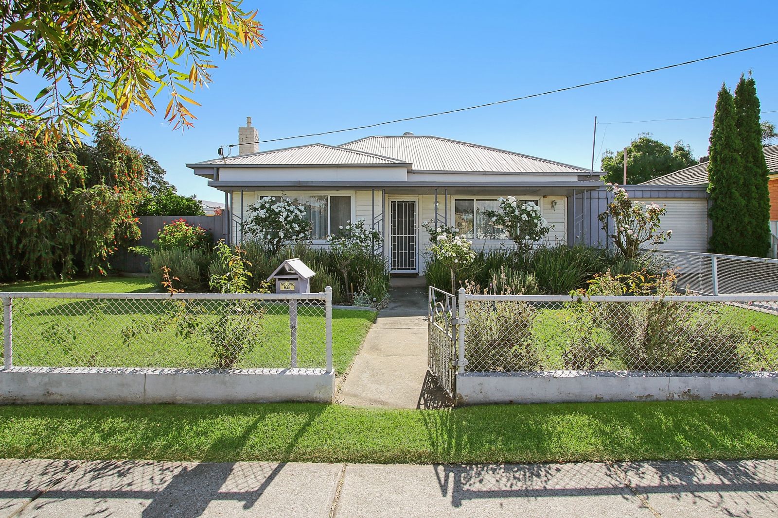 3 bedrooms House in 417 Kotthoff Street LAVINGTON NSW, 2641