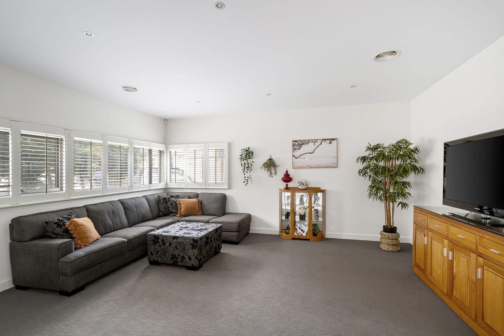 10 Windsor Court, Hillside VIC 3037, Image 1