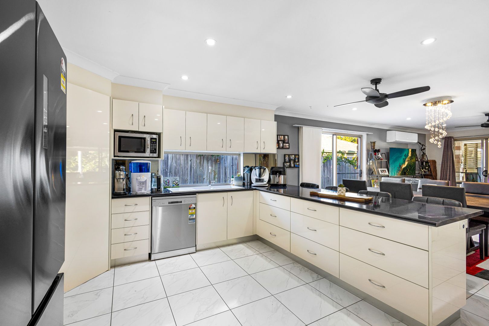 4 Dauntless Avenue, Bli Bli QLD 4560, Image 2