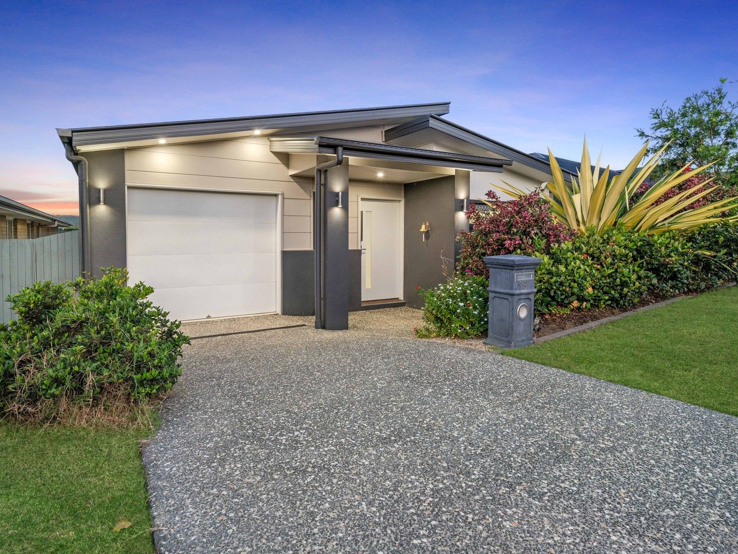 4 bedrooms House in 15 Dinden Road SOUTH RIPLEY QLD, 4306