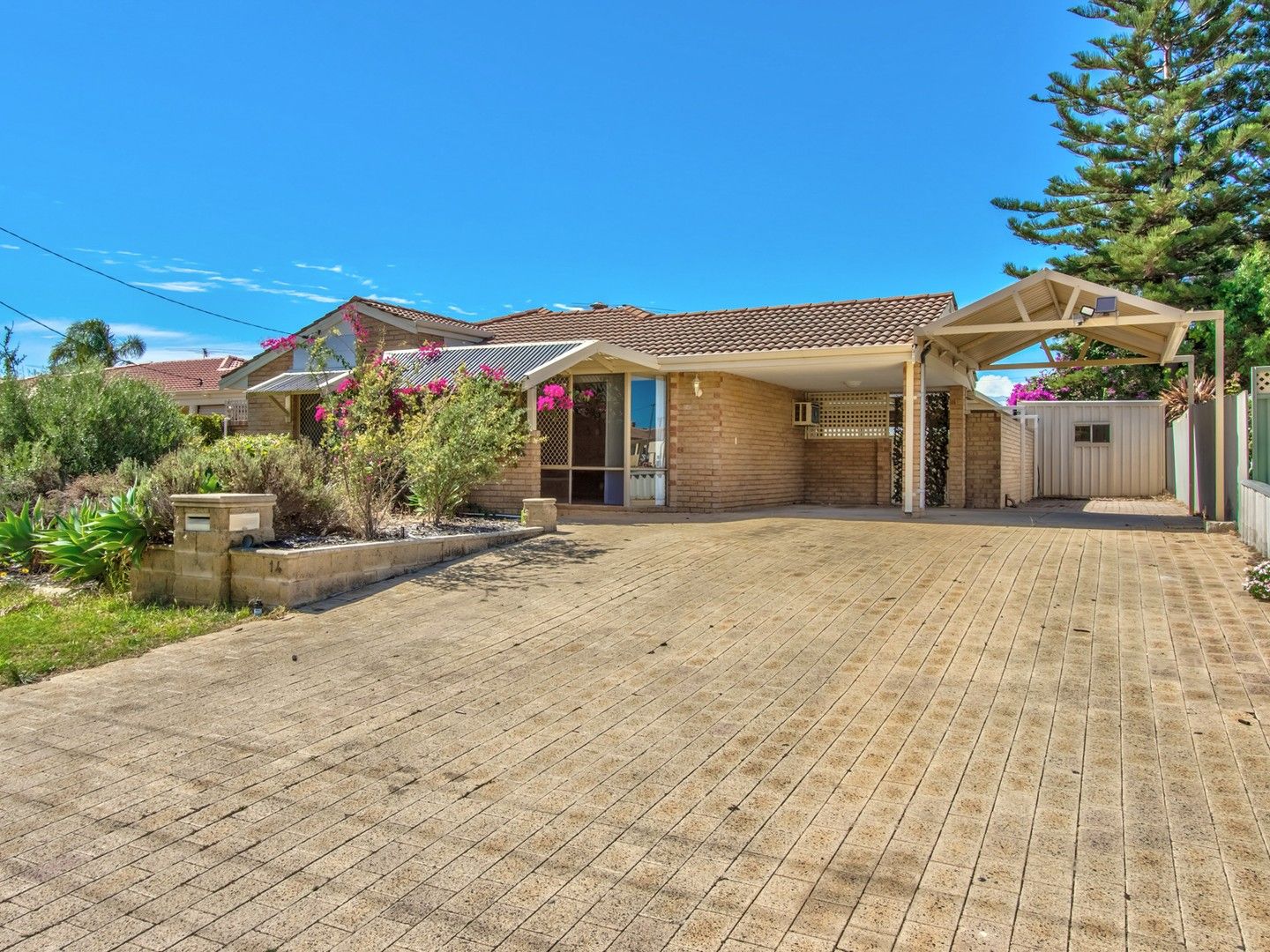 3 bedrooms House in 14 Ledger Street WARNBRO WA, 6169