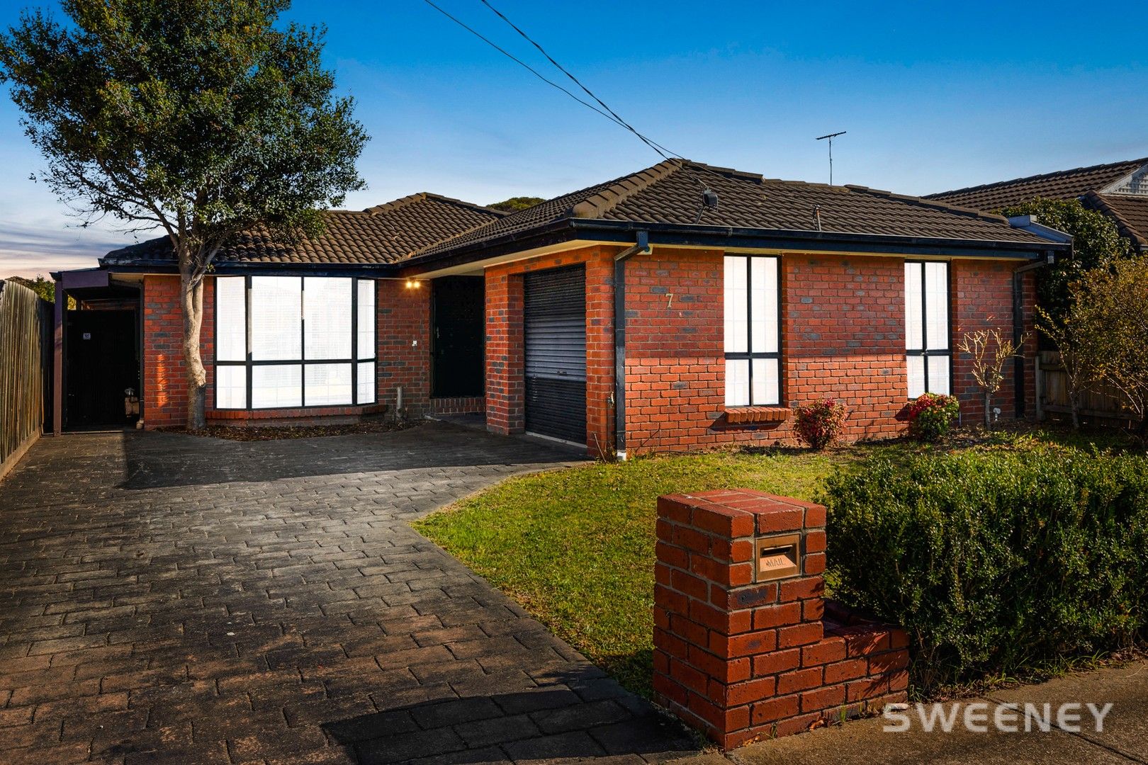 3 bedrooms House in 7 Mildenhall Court ALTONA MEADOWS VIC, 3028