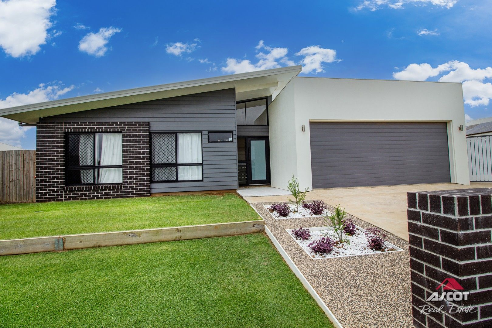 4 bedrooms House in 21 Torrisi Place KALKIE QLD, 4670