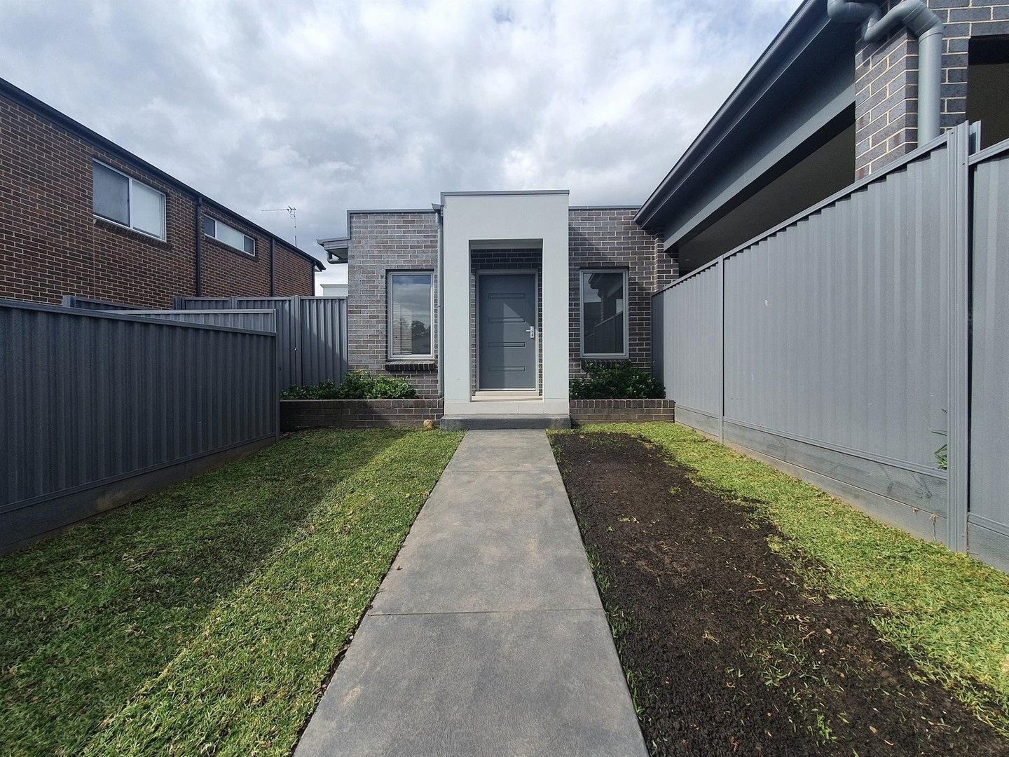 2 bedrooms House in 84a Maidenhair Avenue DENHAM COURT NSW, 2565