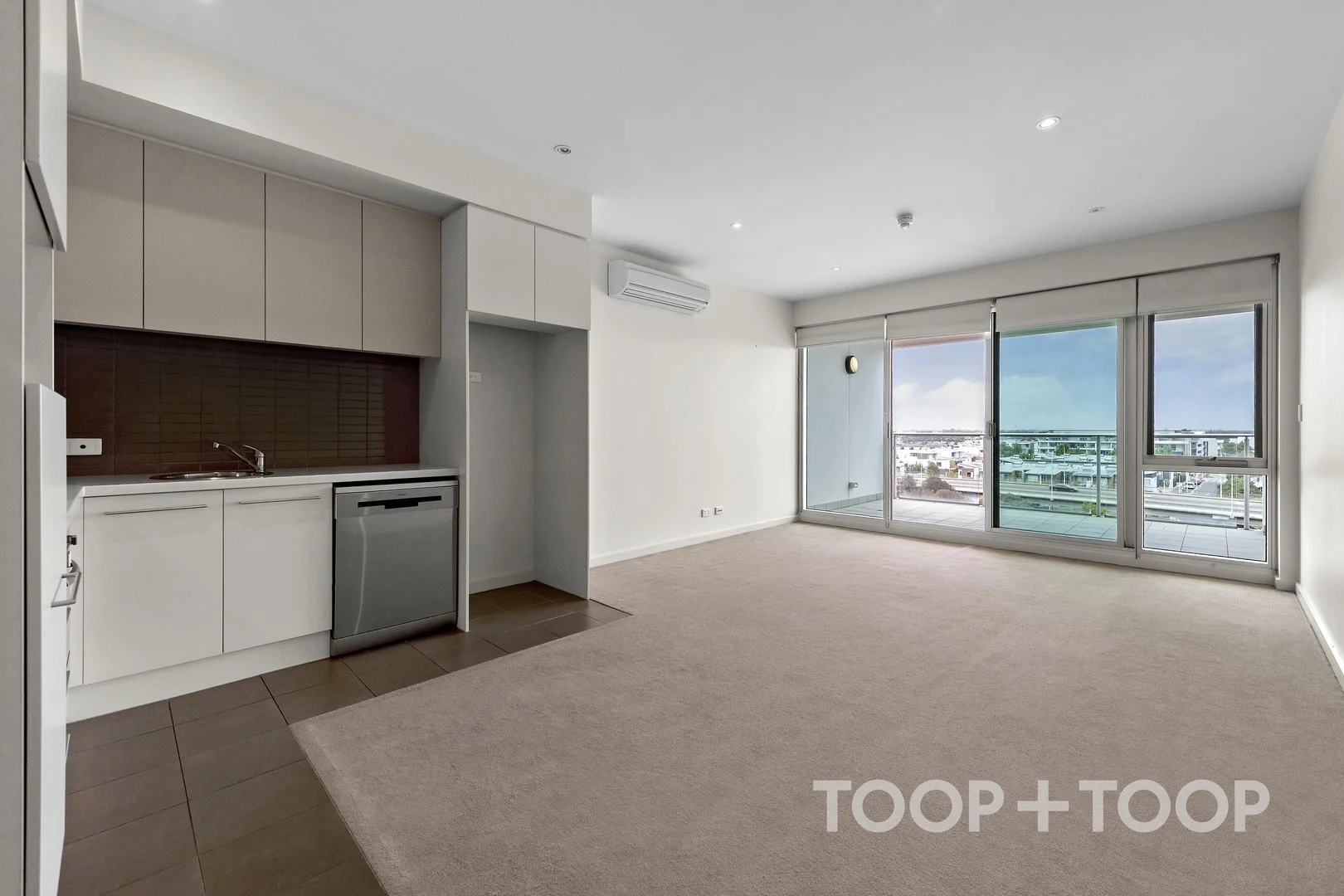 613/1-2 Tarni Court, New Port SA 5015