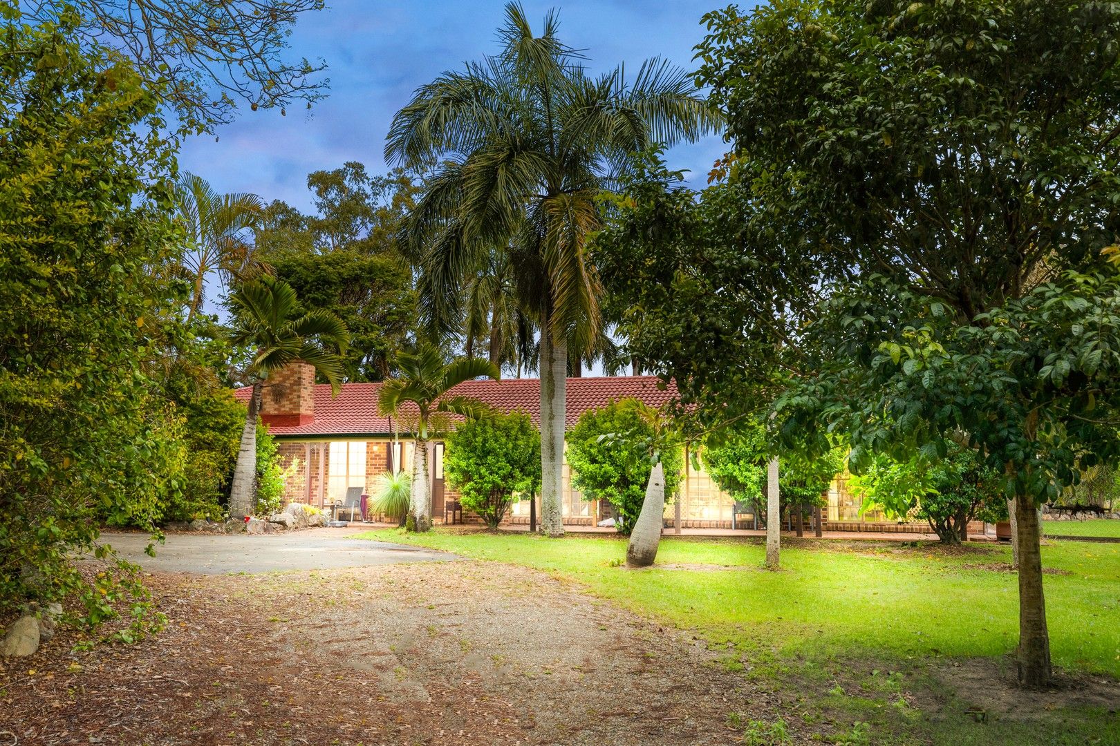 Sold 2 8 Fiddlewood Court Park Ridge QLD 4125 on 03 Nov 2022