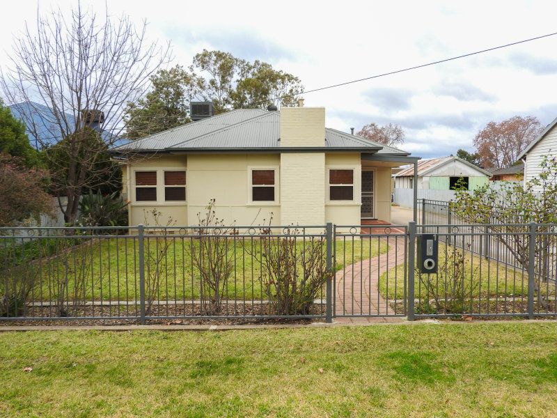 1/361 Bellevue Street, North Albury Property History & Address