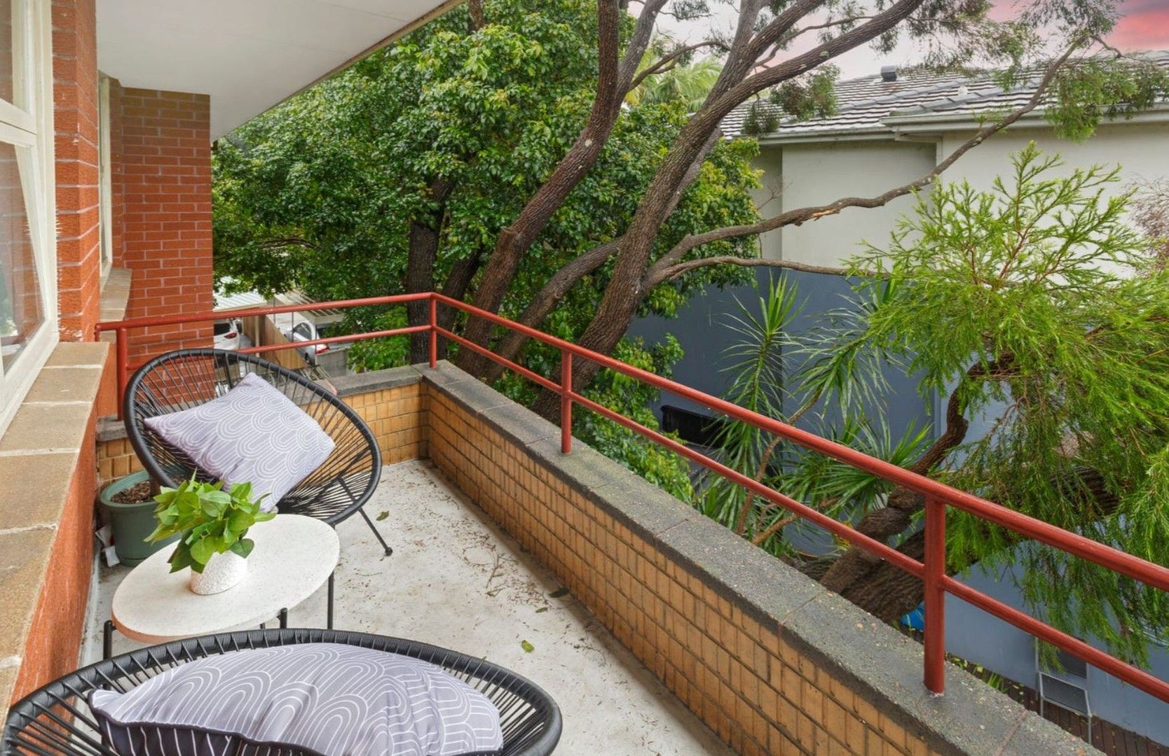 2 bedrooms Apartment / Unit / Flat in 10/27 Hawkesbury Avenue DEE WHY NSW, 2099