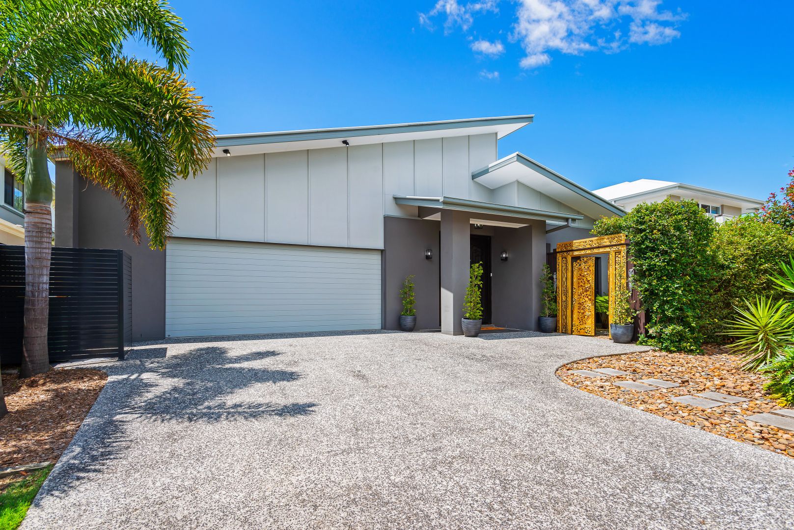 15 Leeside Place, Hope Island QLD 4212, Image 1