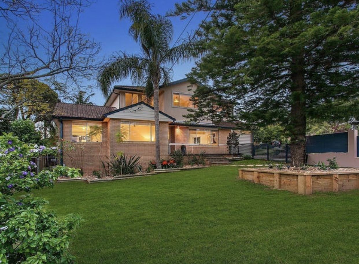 5 bedrooms House in 2 Manor Place BAULKHAM HILLS NSW, 2153