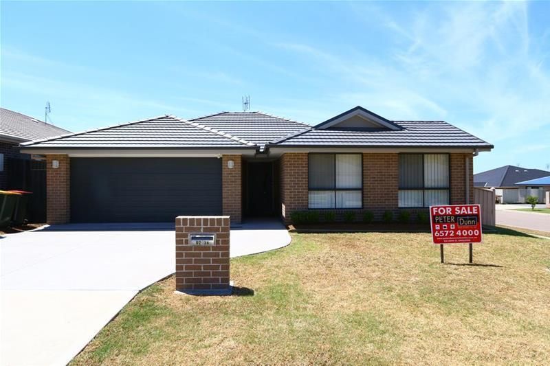 1/36 Broomfield Street, Singleton NSW 2330, Image 0