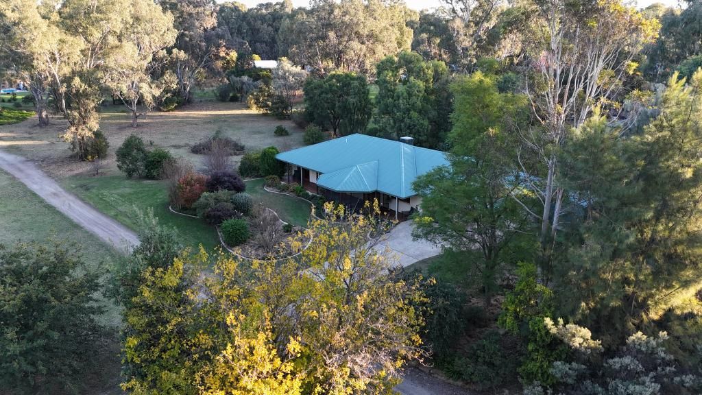 2 Clement Court, Tocumwal NSW 2714, Image 0