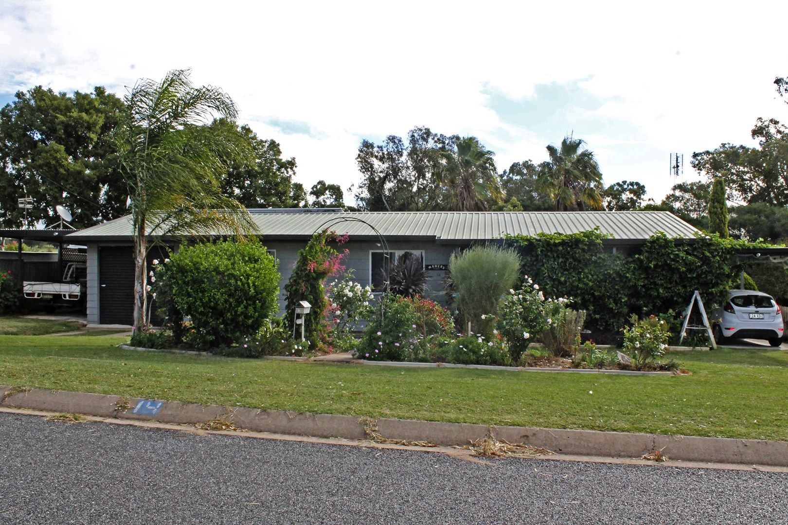 14 Peace St, Rosenthal Heights QLD 4370, Image 0