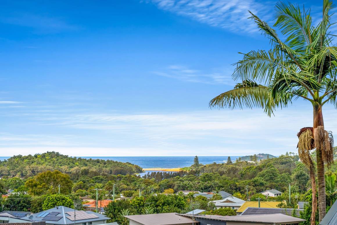 Picture of 20 Coreen Drive, WAMBERAL NSW 2260