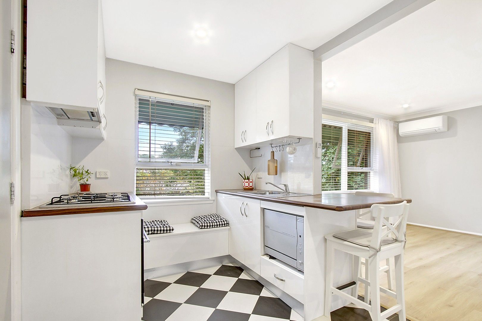 1 bedrooms House in 46A Dobson Crescent BAULKHAM HILLS NSW, 2153