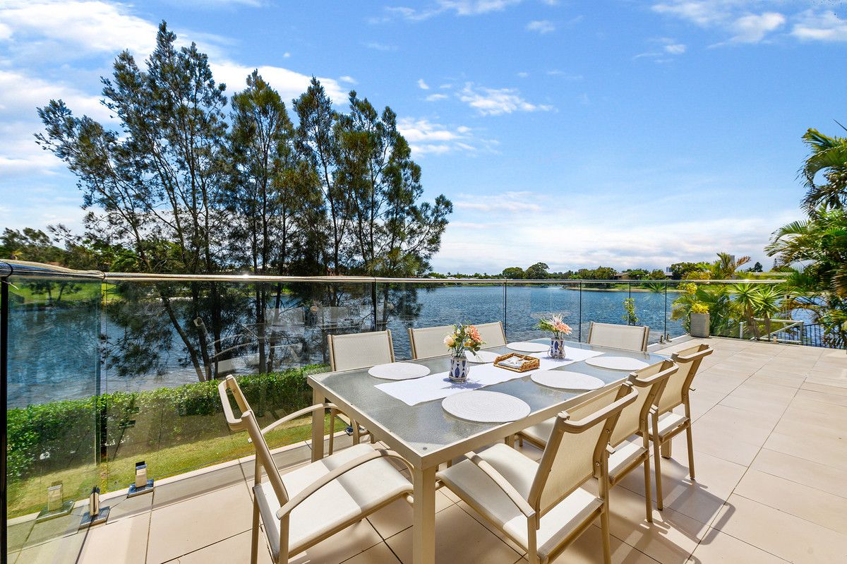 3 bedrooms House in 56 Galeen Drive BURLEIGH WATERS QLD, 4220