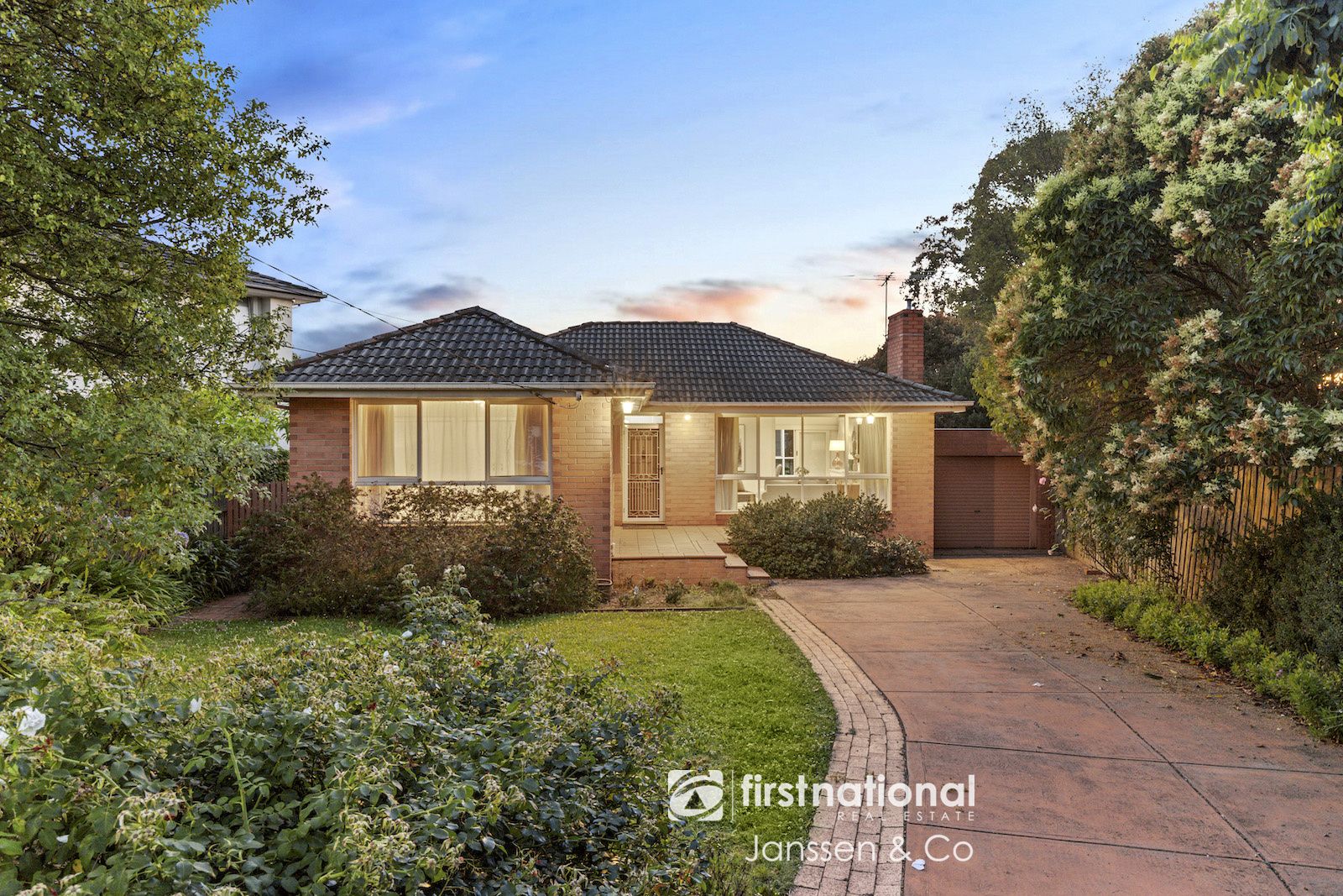 4 Arran Court, Glen Waverley VIC 3150, Image 0