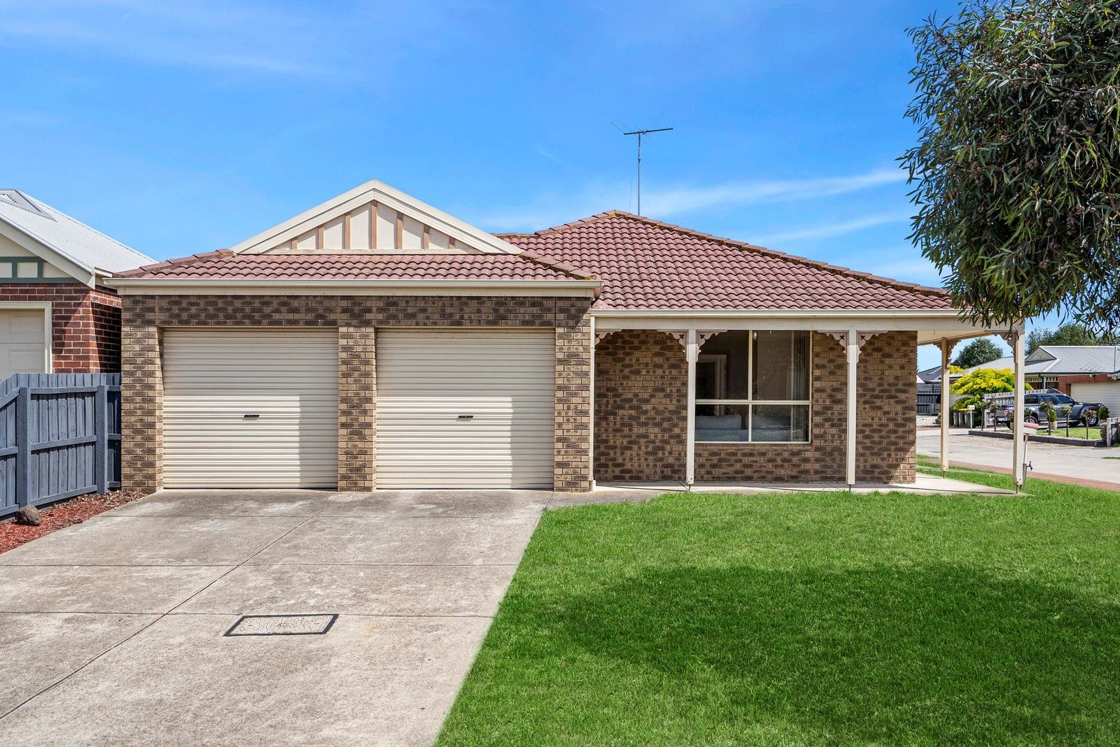 2 Redleaf Close, Lara VIC 3212, Image 0