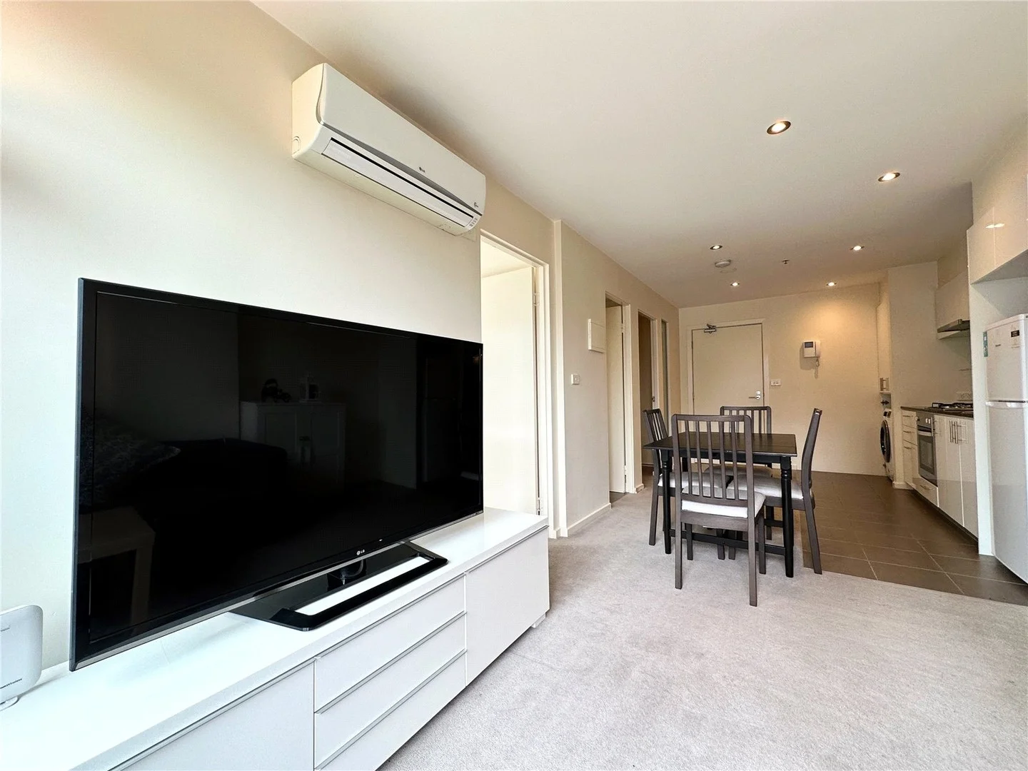 2604/8 Exploration Lane, Melbourne VIC 3000