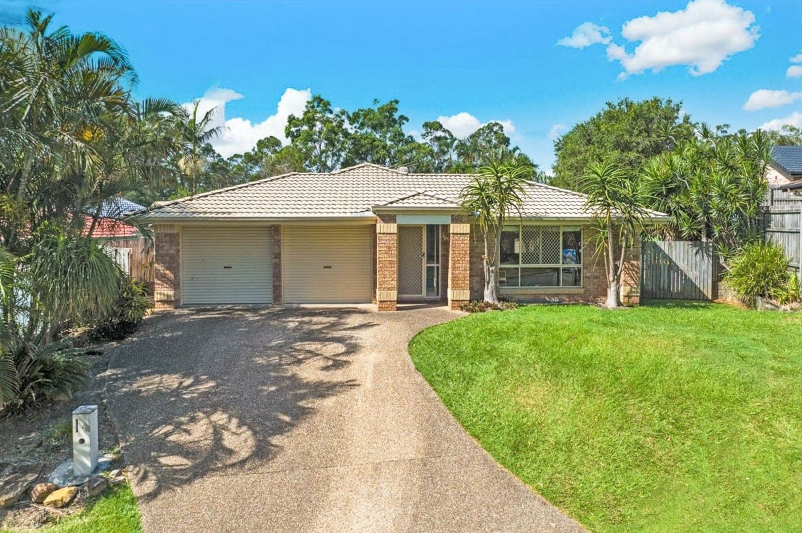 4 bedrooms House in 4 Trent Circuit ALEXANDRA HILLS QLD, 4161