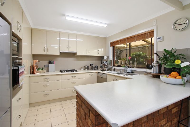 389 Halehaven Crescent, Lavington NSW 2641, Image 2