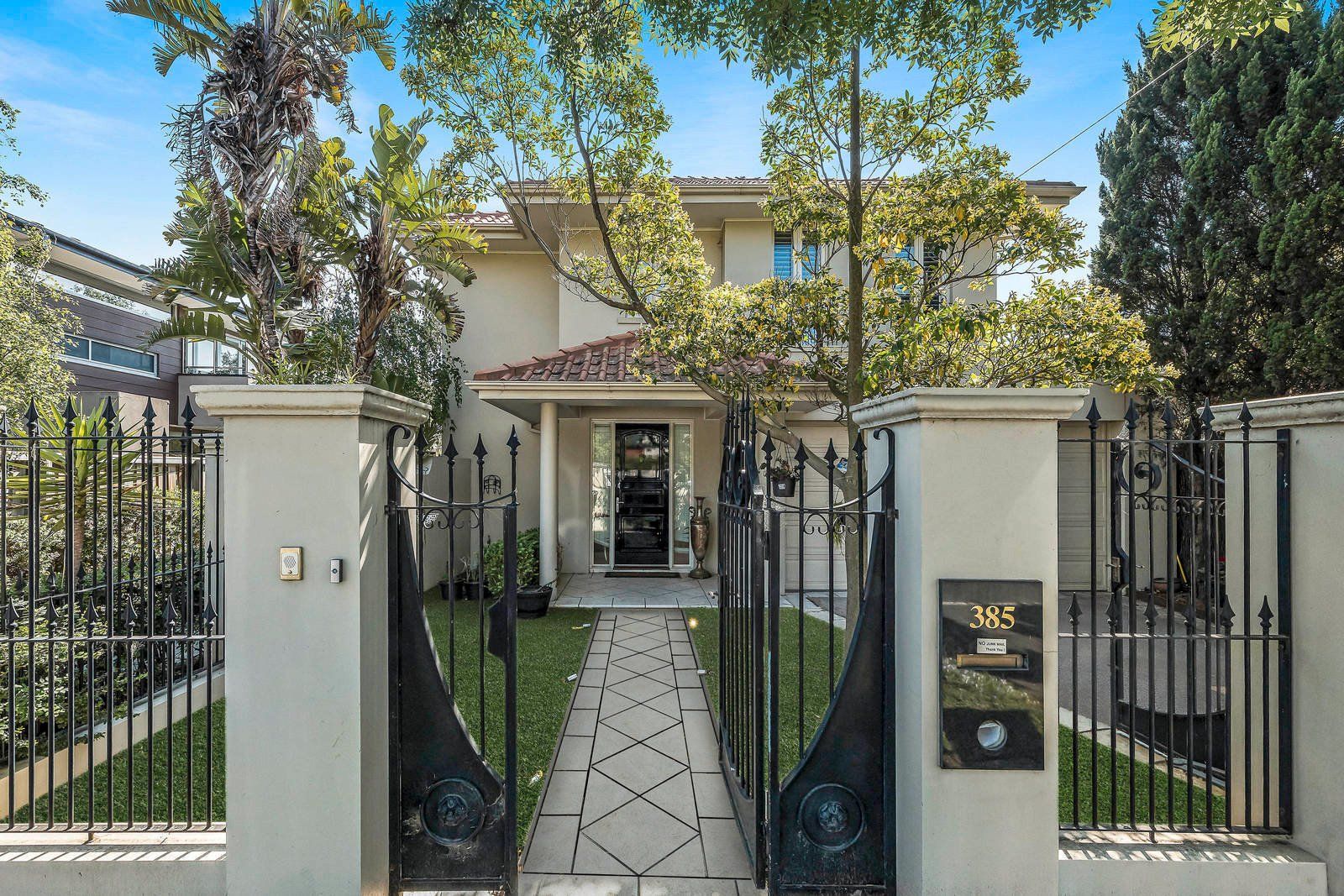 4 bedrooms Townhouse in 385 New Street BRIGHTON VIC, 3186