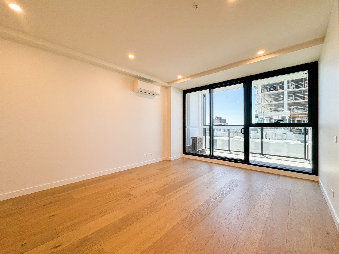 1 bedrooms Apartment / Unit / Flat in 804B/845 Whitehorse Road BOX HILL VIC, 3128