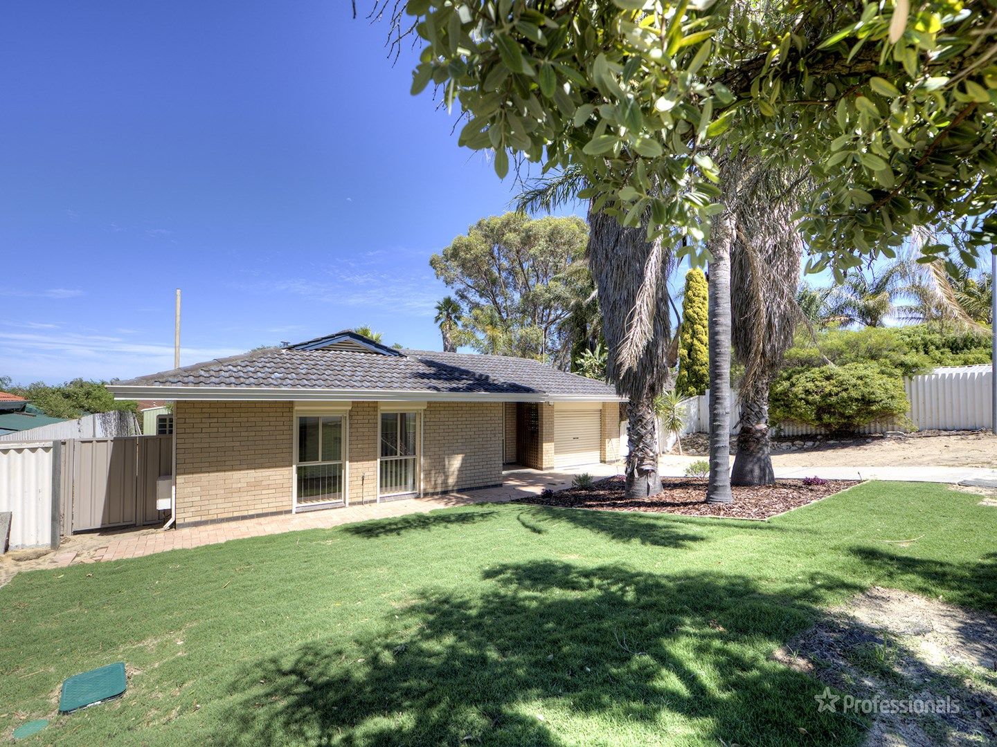 3 bedrooms House in 17 Lalina Way WANNEROO WA, 6065