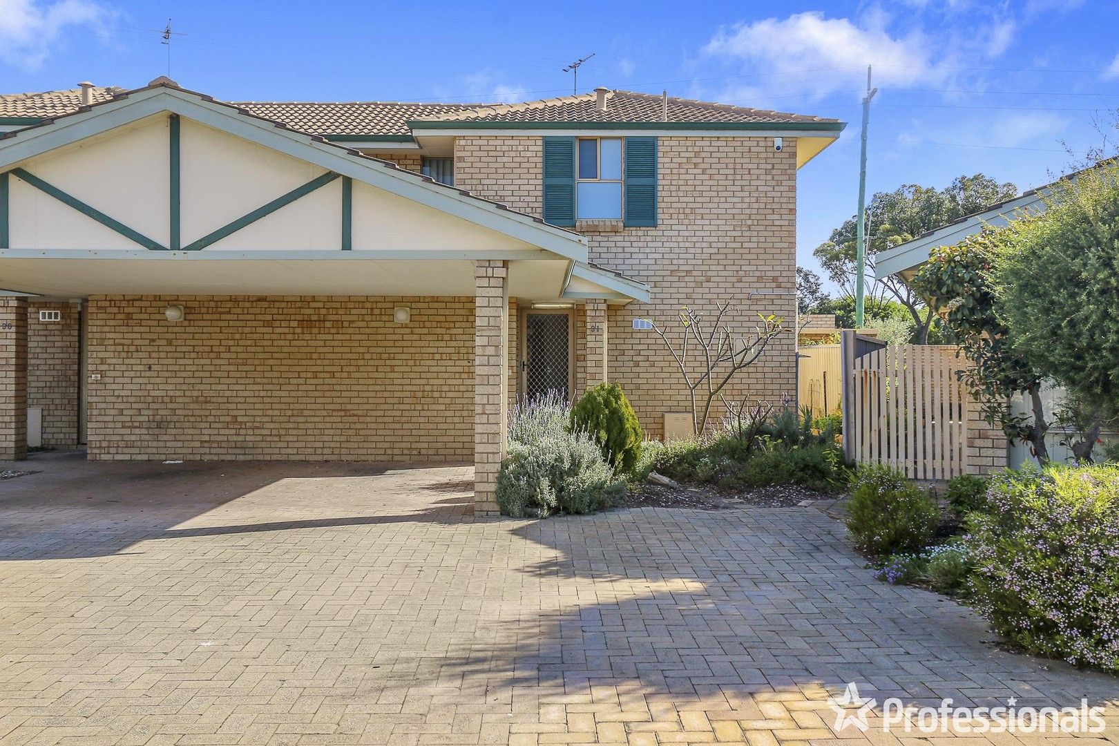 3 bedrooms Apartment / Unit / Flat in 31/6 Sepia Court ROCKINGHAM WA, 6168