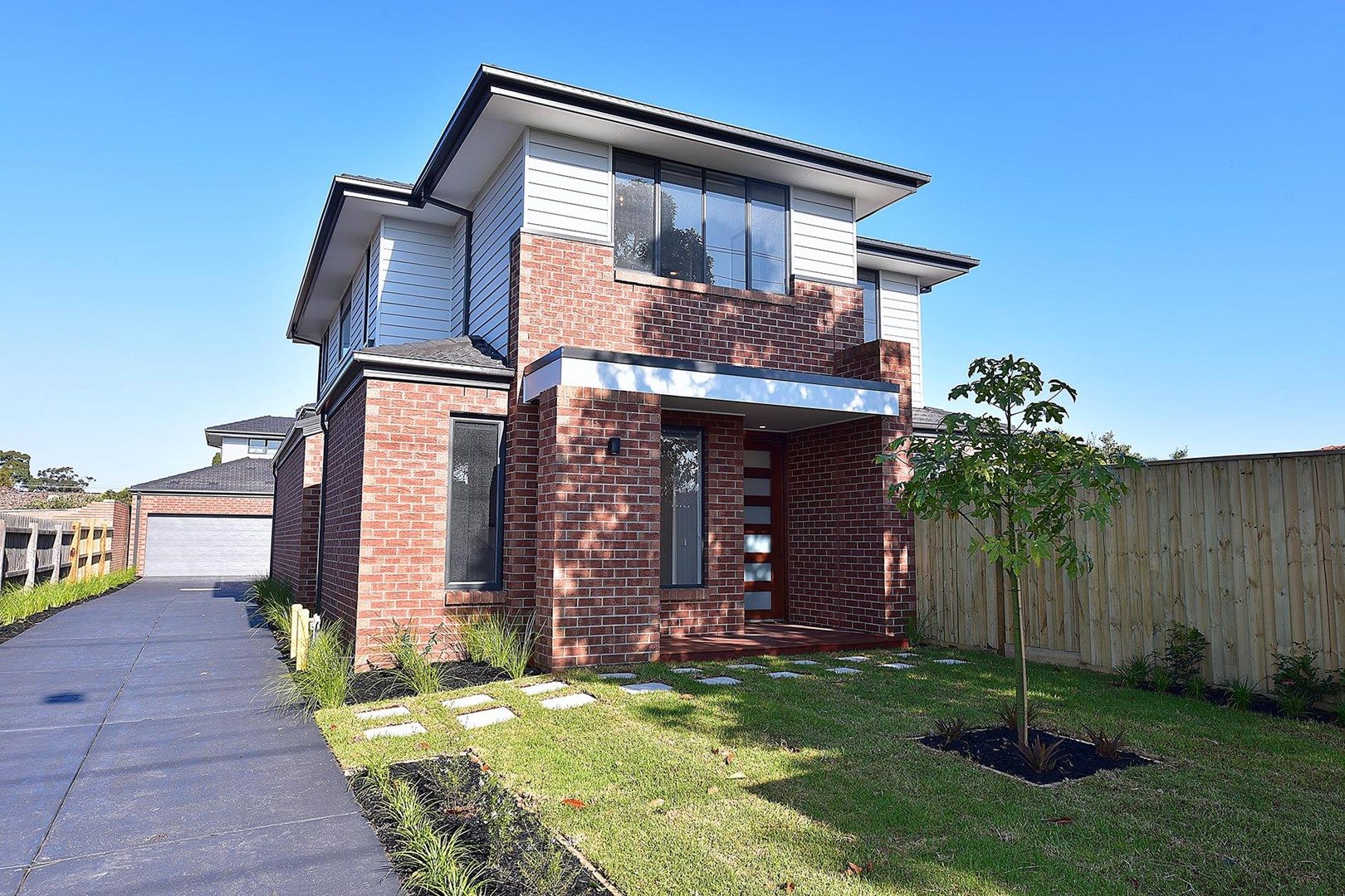 4 bedrooms Townhouse in 92A Lower Dandenong Road PARKDALE VIC, 3195