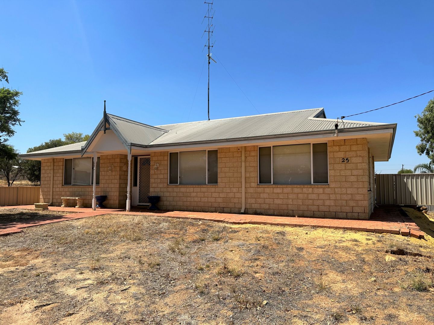 25 Bowen, Goomalling WA 6460 Domain