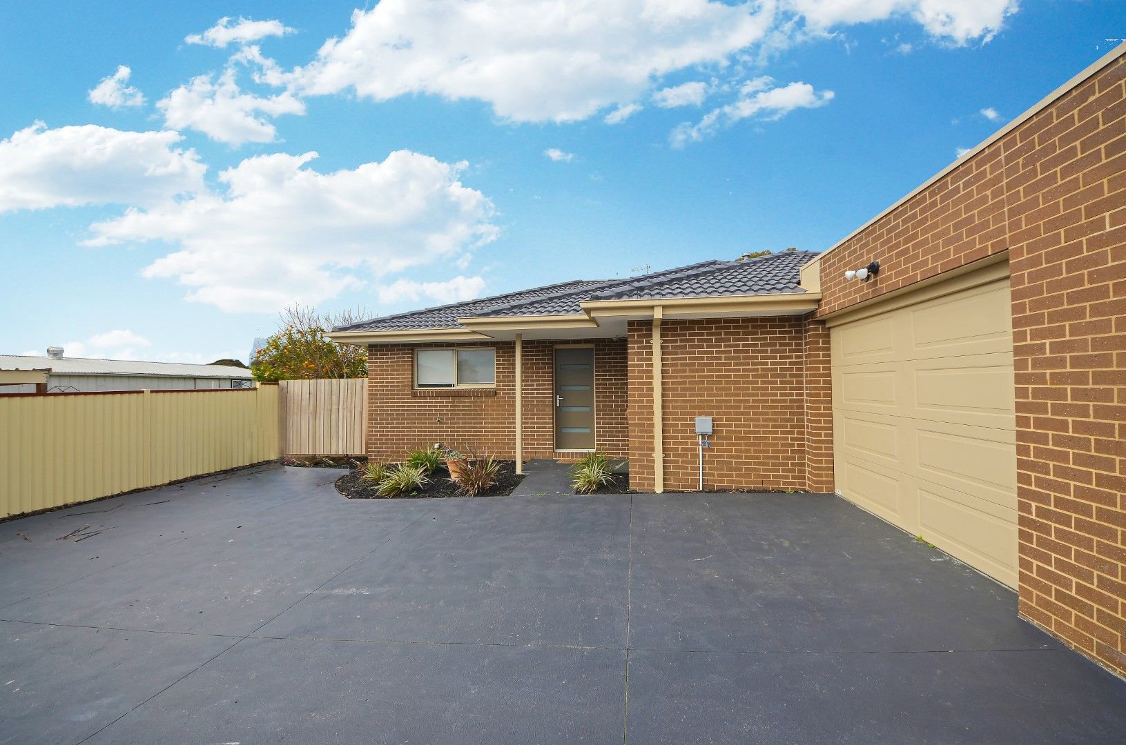 3 bedrooms House in 2/20 Sarno Court CRANBOURNE VIC, 3977