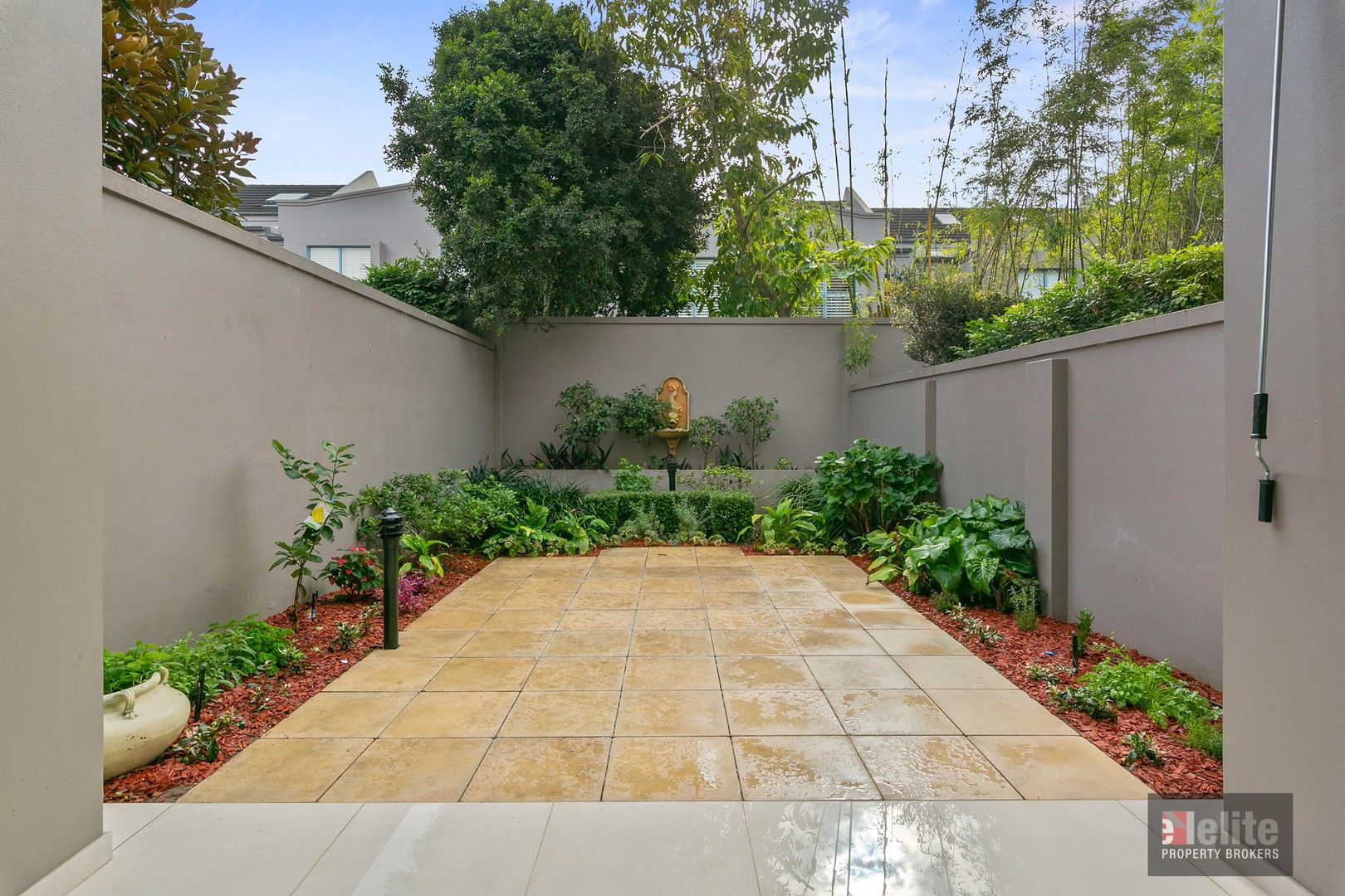 1 bedrooms Apartment / Unit / Flat in 1/10 Cassins Avenue NORTH SYDNEY NSW, 2060