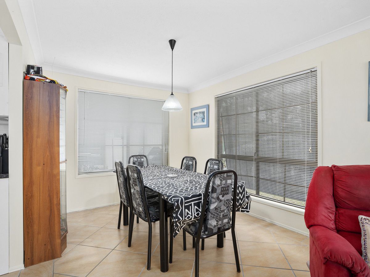 6 Gemstone Court, Carrara QLD 4211, Image 2