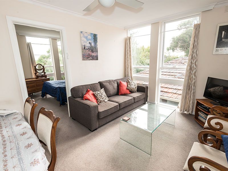 1 bedrooms Apartment / Unit / Flat in 4/37 Nepean Highway ELSTERNWICK VIC, 3185