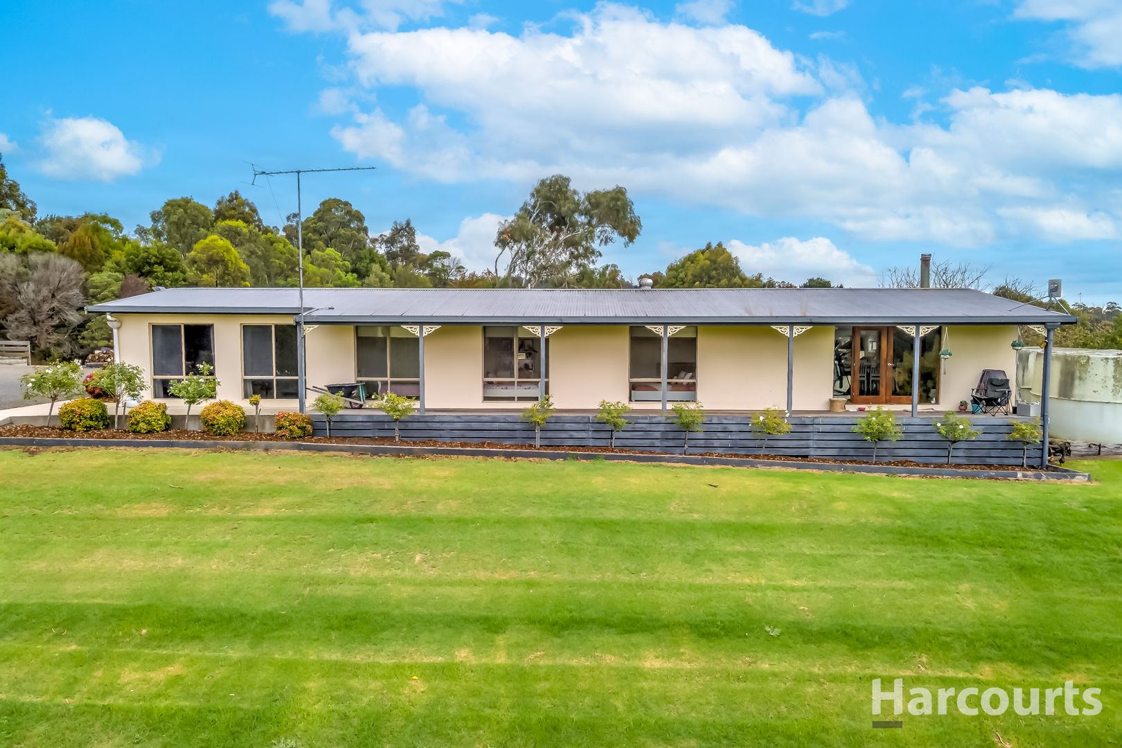 15 Donelan Drive, Hernes Oak VIC 3825, Image 1