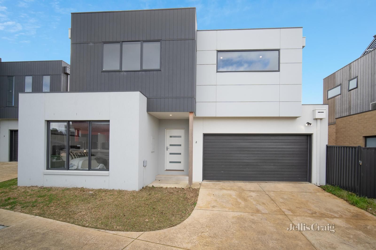 3 bedrooms Townhouse in 2/14 Brooksbank Court BLACK HILL VIC, 3350